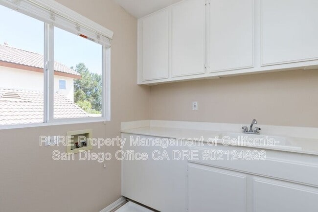 Building Photo - 44090 Terraza Ct