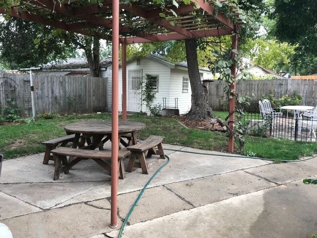 Building Photo - 4 Bedroom Duplex