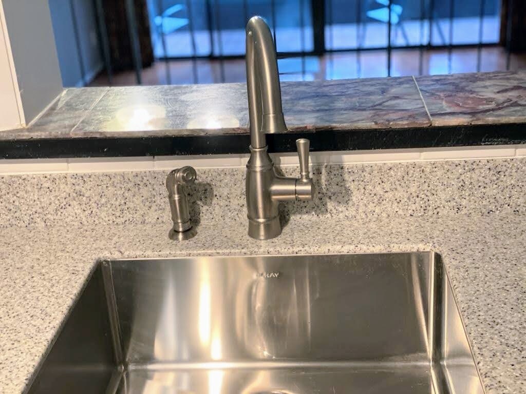 Building Photo - 2226 S Quincy St