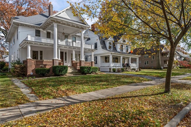 Building Photo - 1217 Belle Ave