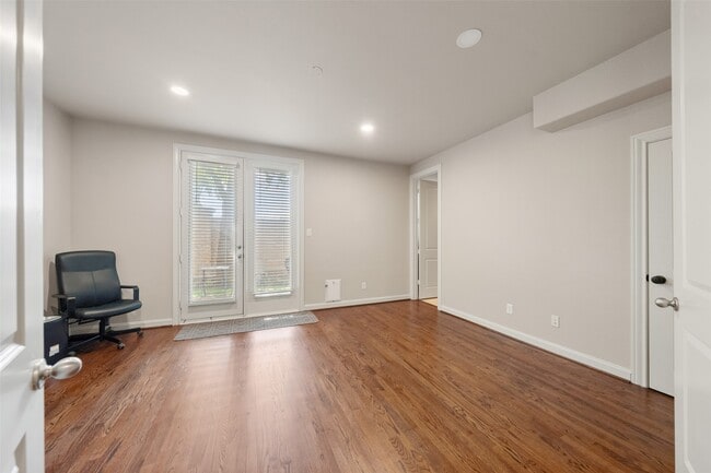 Building Photo - 1629 Upland Lakes
