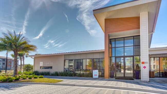 Building Photo - 5116 Gate Pkwy N