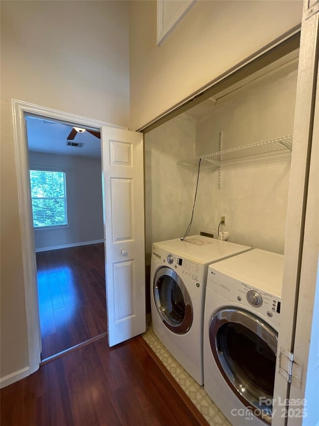 Building Photo - 8258 Golf Ridge Dr