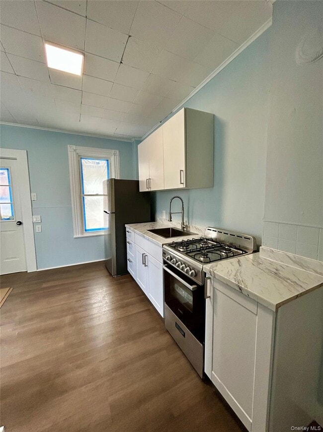 Building Photo - 206-208 W Main St