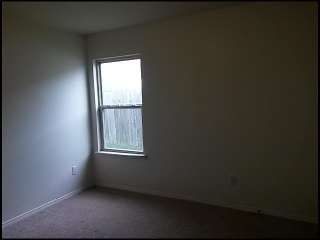 Building Photo - 1101 Yarrow Dr