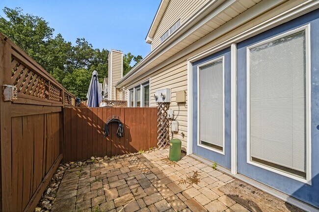 Building Photo - 901 Pine Mill Ct