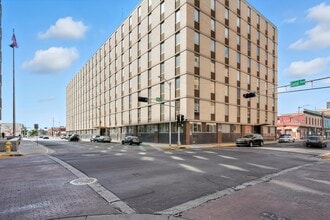 Building Photo - 517 Gold Ave SW