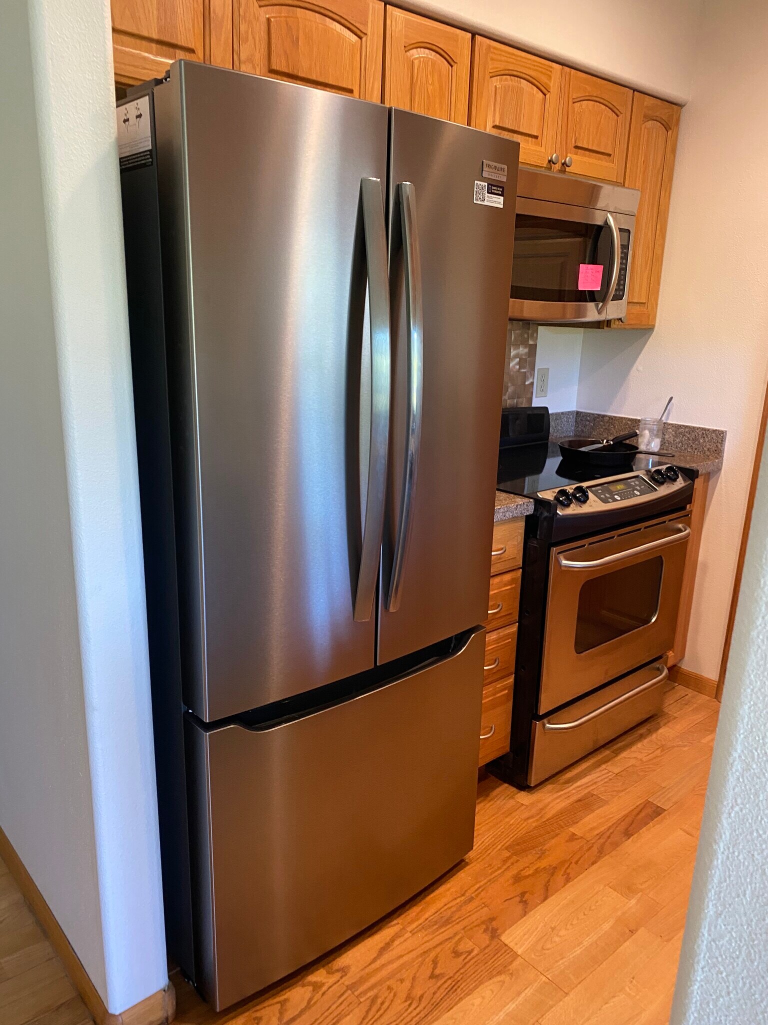 Stainless Appliances - 425 SE Shell Ave