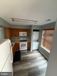 Building Photo - 8845 Rusland Ct