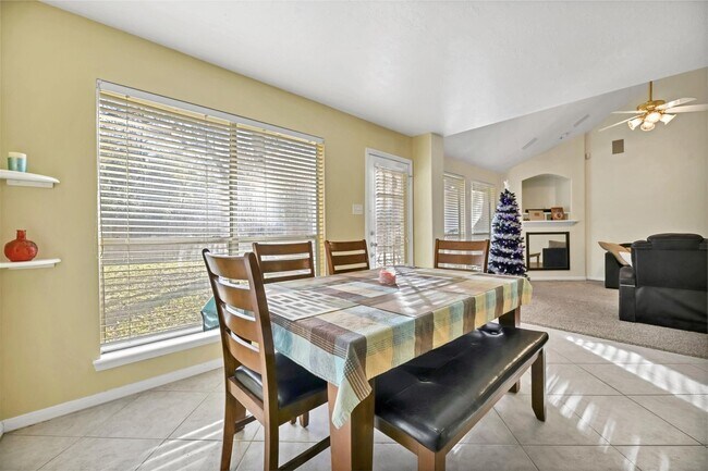 Building Photo - 1802 Whispering Forest Dr