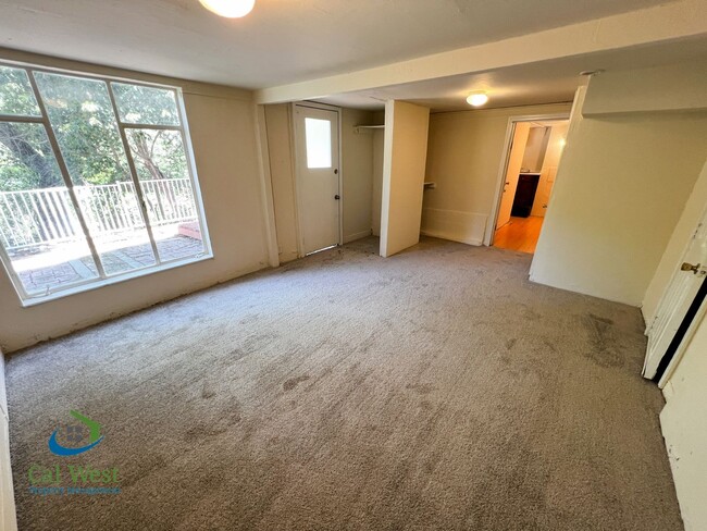 Building Photo - $3,695 - Beautiful 3 BD/1.5 BA Home in Old...