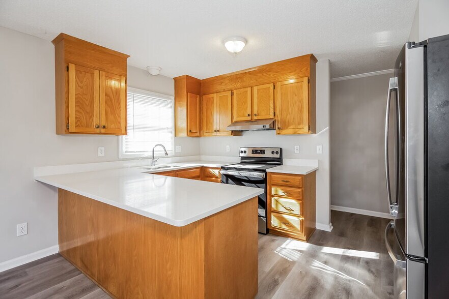 Building Photo - 201 Linville Ct