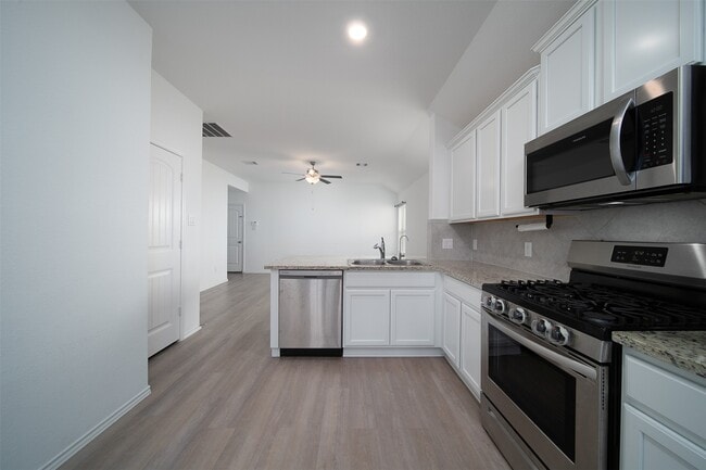 Building Photo - 18450 White Stallion Ln