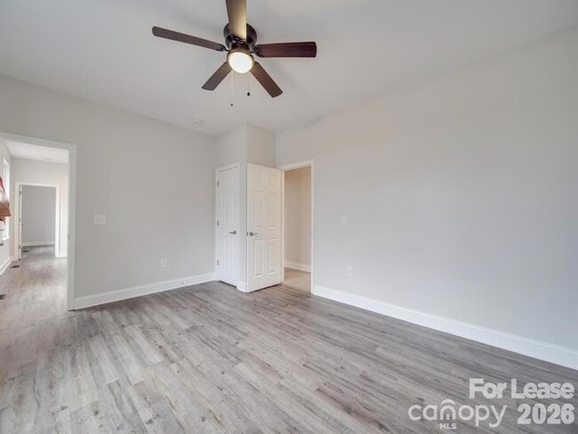 Building Photo - 824 Woodrun Dr