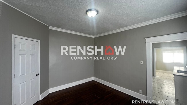 Building Photo - 1423 Lyndale Ave