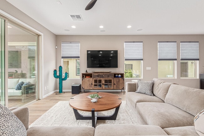 Building Photo - 3261 Maverick Dr