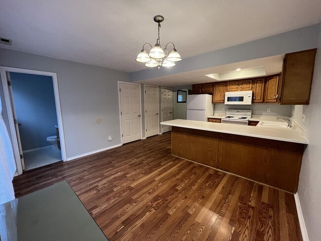 Building Photo - 141 Penny Ln