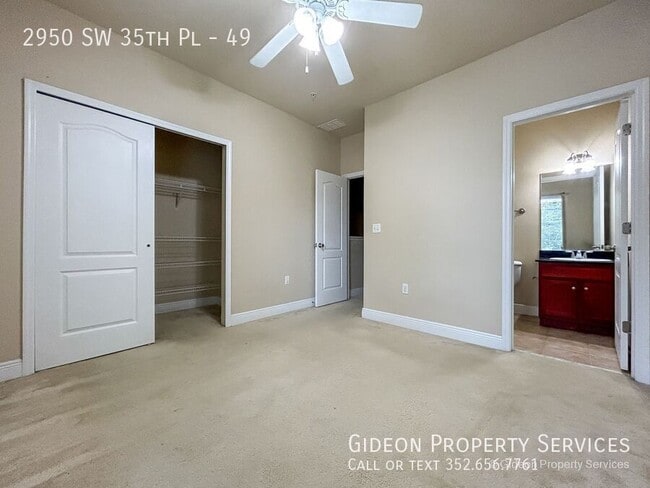 Building Photo - 2950 SW 35th Pl