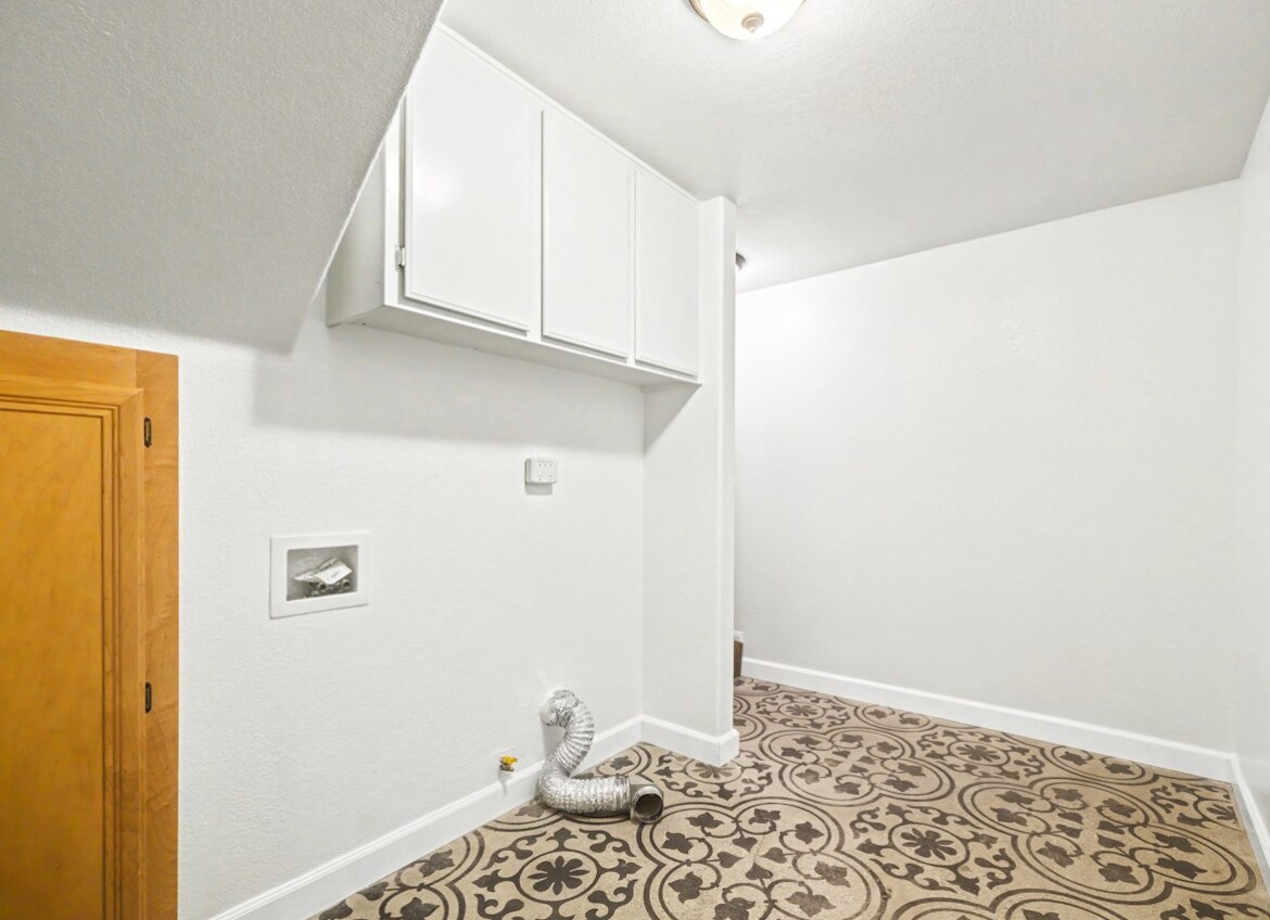 Building Photo - 5200 Premiere Hills Cir