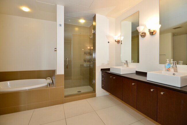 Primary Bath - 845 Fort Stockton Dr