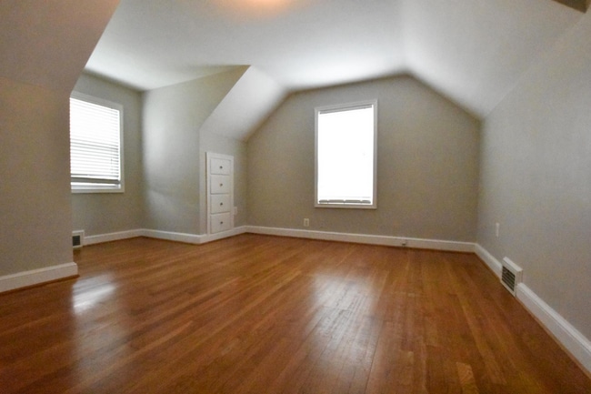 Building Photo - Fantastic 3BR Cape Cod near Downtown Silve...
