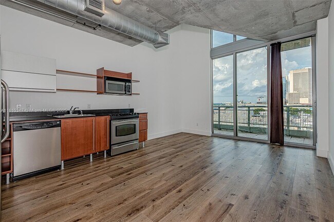 Building Photo - 690 SW 1st Ct