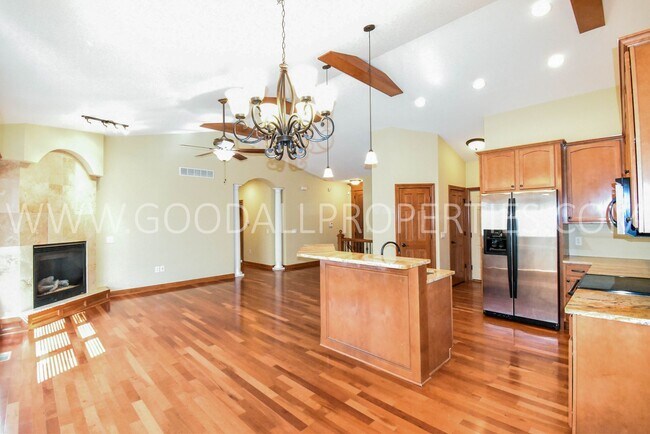 Building Photo - Beautiful 4 Bedroom in Waukee