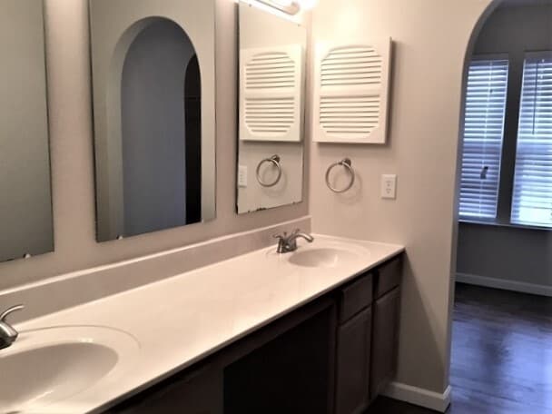 Building Photo - 352 Pinecrest Ct