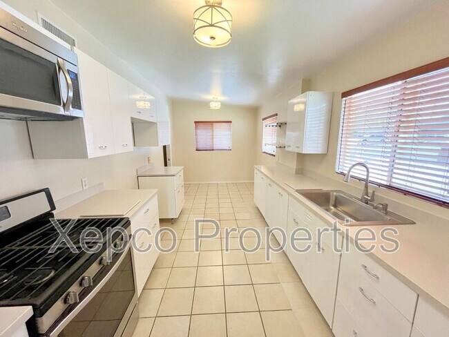 Building Photo - 4019 Cll San Raphael