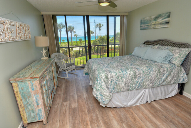 Ocean view bedroom - 5055 N Highway A1A