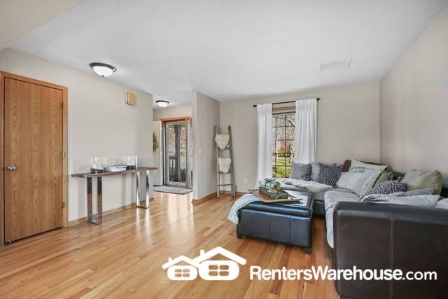 Building Photo - 1052 Briar Glen Ln