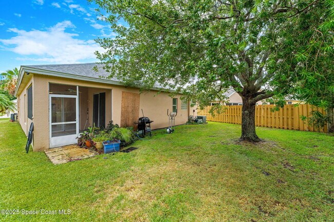 Building Photo - 1774 Sun Gazer Dr