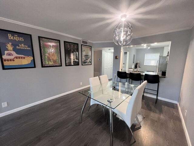 Building Photo - 2920 SW 22nd Ave