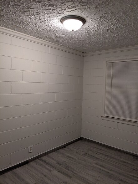 Building Photo - 2945 Schofield Ave