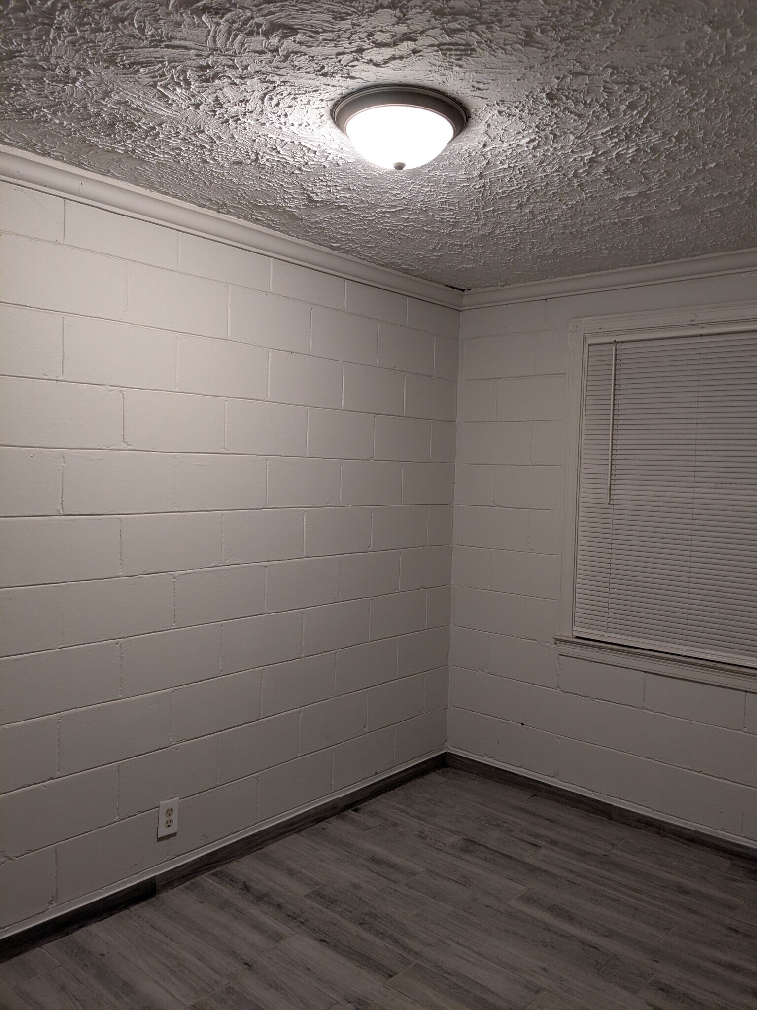 Building Photo - 2945 Schofield Ave