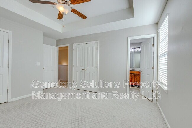 Building Photo - 304 Oldbury Ln