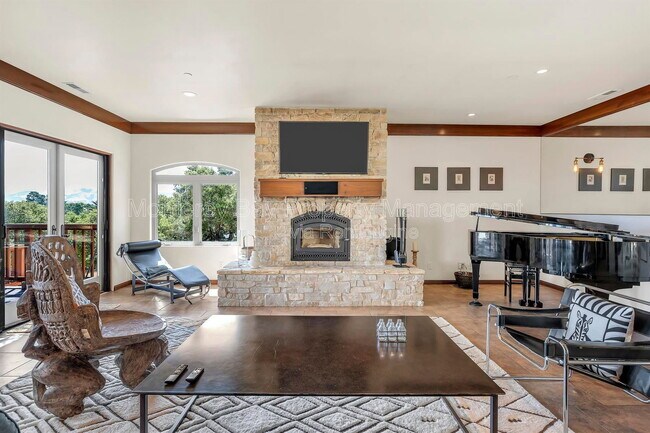 Building Photo - 287 Laureles Grade
