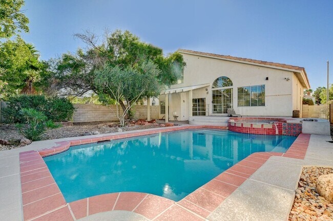 Building Photo - Tri-Level Home with Pool & Spa in Henderson, 89074