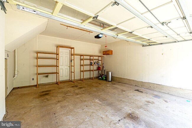 Building Photo - 107 Colville Dr