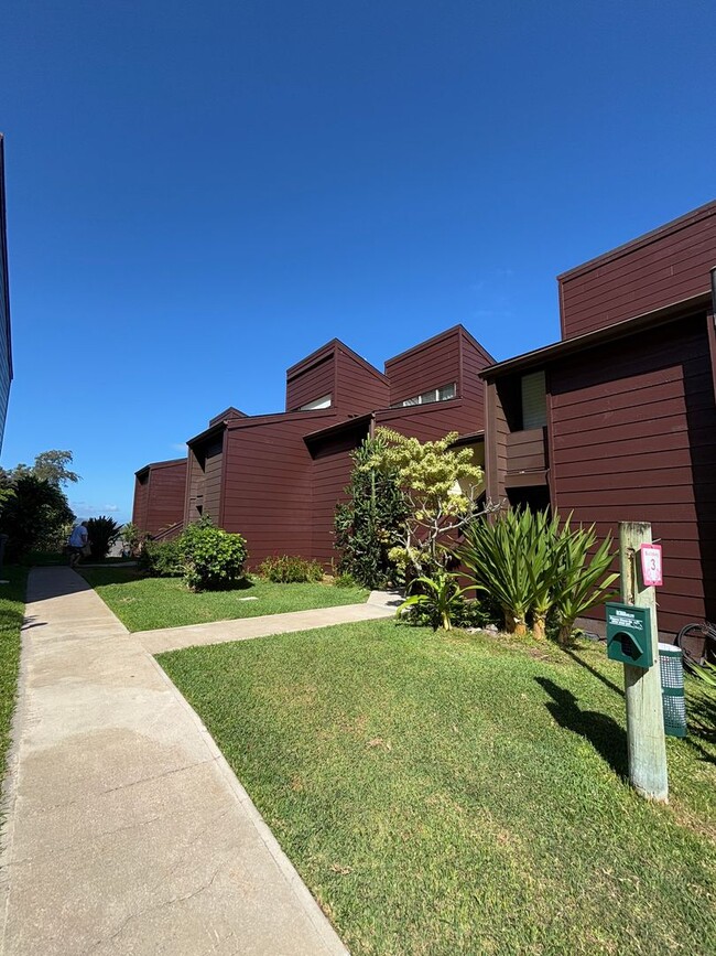 Building Photo - Makaua Village - Kaaawa - 1 Bdrm/1 Bath/1 Prkg - $2,100