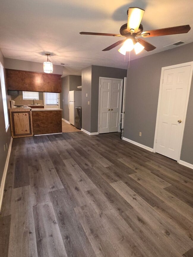 Building Photo - Kings Mountain