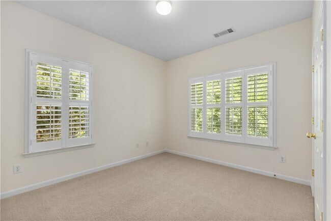 Building Photo - 1886 Greystone Oaks Way