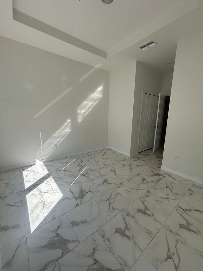 Building Photo - SPACIOUS 4 BEDROOM- 2 BATHROOM RETREAT IN BEAUTIFUL LAKE PLACID