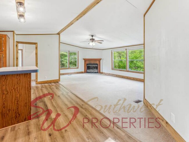 Building Photo - Beautiful Country Rental on Approximately 8 Acres Near Three Way