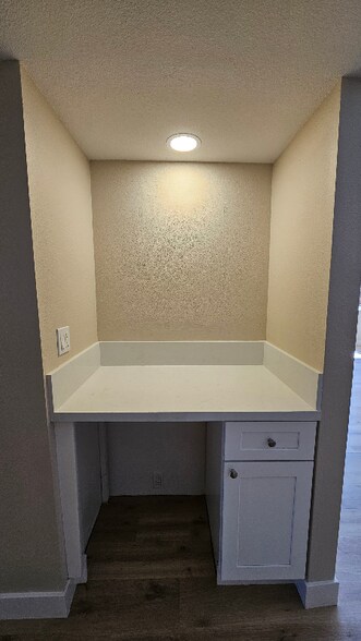 Building Photo - 2639 Pirineos Way