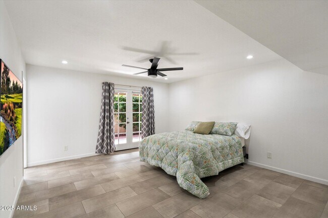 Building Photo - 7245 E Buena Terra Way