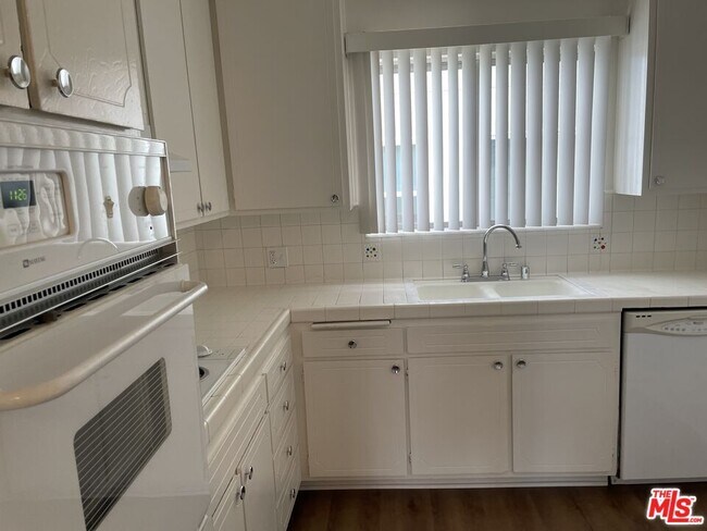 Building Photo - 9204 Whitworth Dr