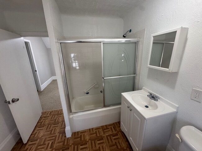 Building Photo - A Place You’ll Love to Call Home – Gorgeous 3-Bedroom Property!