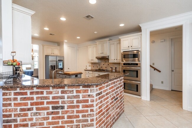 Building Photo - 7790 Deer Chase Dr