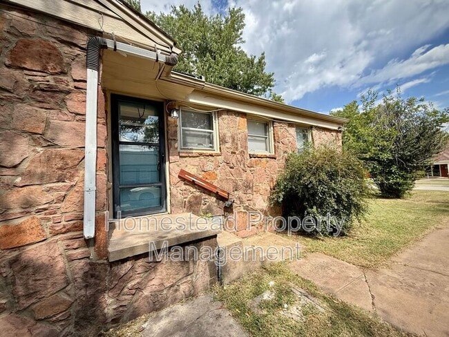 Building Photo - 819 N Key Blvd